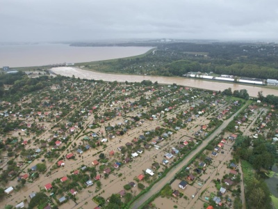 Nysa zagorożona - trwa ewakuacja mieszkańców w związku z szalejącą powodzią