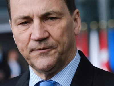 Stanowczy Sikorski, zdenerwowany Zełenski. Zaskakujące kulisy spotkania w Kijowie