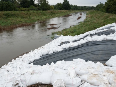 Listonosze chcą zdążyć przed wodą. Szybsze wypłaty emerytur