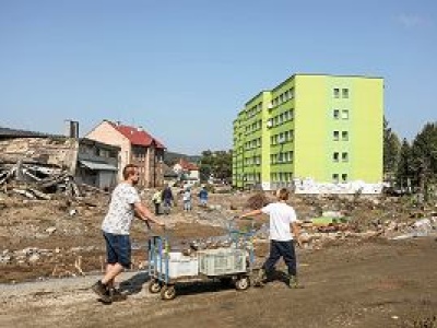 Czy można dostać karę za odmowę ewakuacji? Prawnik wyjaśnia