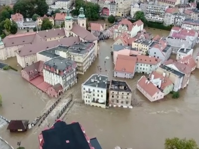 Państwo z kartonu kontra wielka woda