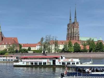 Mieli usunąć barki z Odry we Wrocławiu. 