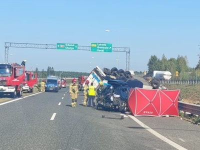 TIR zmiażdżył osobówkę jak puszkę, nie żyją trzy osoby. Na ratunek było już za późno