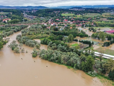 Powódź na Dolnym Śląsku. Polacy masowo odwołują rezerwacje. Gospodarze proszą o pomoc