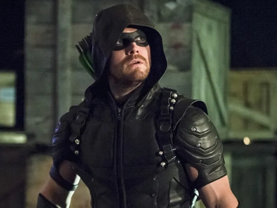 Stephen Amell próbował doprowadzić do stworzenia filmu Arrow. Warner Bros. nie było zainteresowane