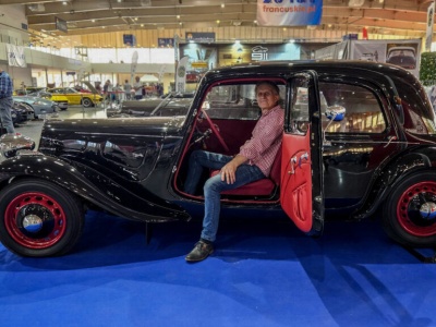 Citroën Traction Avant 7C z 1936 roku w Poznaniu. Czarny lakier, czerwona skóra i gangsterski styl