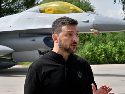 Nowe amerykańskie rakiety dla ukraińskich F-16? Decyzja w poniedziałek