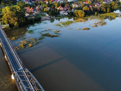 Zakaz lotów nad korytem Odry. Apel strażaków