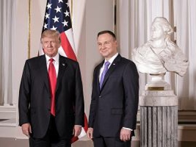 Spotkanie z Andrzejem Dudą mogło zaszkodzić Trumpowi? Ujawniono szczegóły. 