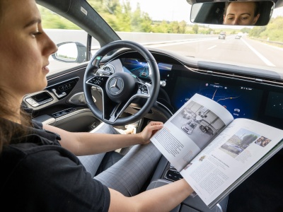 Koncern zwiększa prędkość maksymalną zautomatyzowanego systemu jazdy Poziomu 3 do 95 km/h. W Niemczech