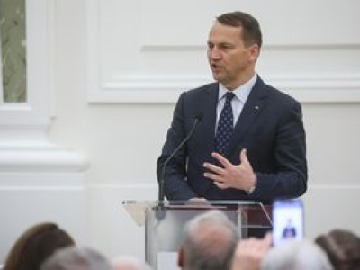 Radosław Sikorski wzbudził podziw ukraińskich mediów. 