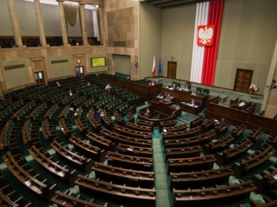 Sejm przyjął ustawę zmieniającą akcyzę na wyroby tytoniowe i płyn do e-papierosów