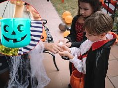 W Halloween odwiedza cię dziecko z niebieskim koszyczkiem? To ukryty znak. Nie lekceważ go!