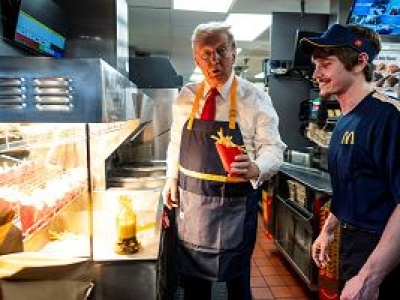 Donald Trump na zmianie w McDonald's. To nie photoshop, ani AI. Sieć reaguje