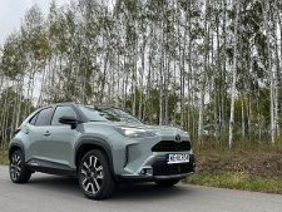 Opinie Moto.pl: Toyota Yaris Cross 1.5 Hybrid AWD-i 130 KM. Tak jeździ europejski hit Toyoty