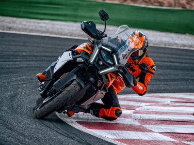 KTM pokazał 1390 Super Adventure S Evo 2025. Tak wygląda rewolucja w motocyklach turystycznych