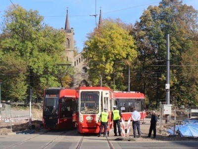 Szokujące nagranie z Chorzowa. Nastolatkowie potrąceni przez tramwaj [FILM]