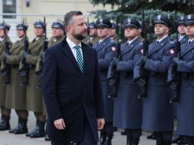 Rząd chce budować trzystutysięczną armię. Polacy obowiązkowo pójdą w kamasze?