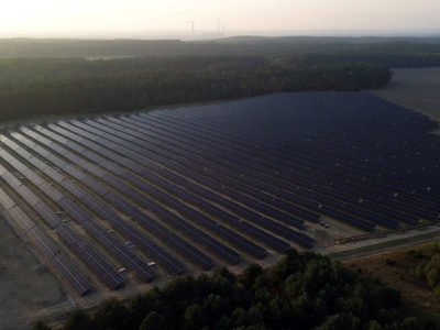 Respect Energy kupi energię z 11 farm fotowoltaicznych