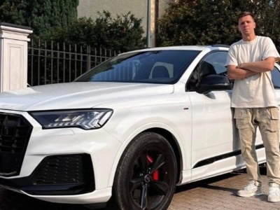 Wojciech Szczęsny sprzedaje auto. Sam je wyposażył. Ogłoszenie niesie się po sieci