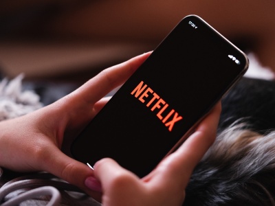 Netflix wprowadza Momenty – zapisuj i dziel się ulubionymi scenami