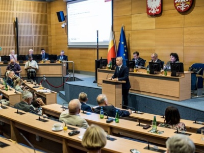 Jedni chcą zniesienia dwukadencyjności, inni jej rozszerzenia. 