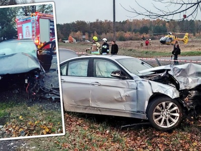 Koszmarny wypadek w Łódzkiem. Jedno auto zatrzymało się na drzewie, drugie na przystanku