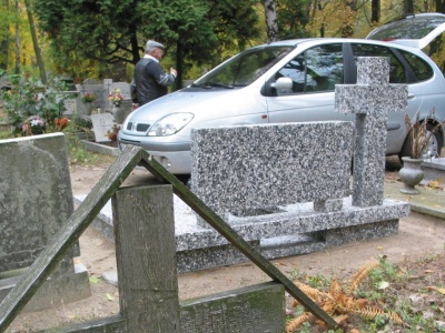 Przełomowy wyrok sądu. Opłaty za wjazd na cmentarz nielegalne