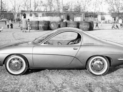 Renault R8 Coupé Ghia – kosmiczny projekt, którego nigdy nie widziałeś