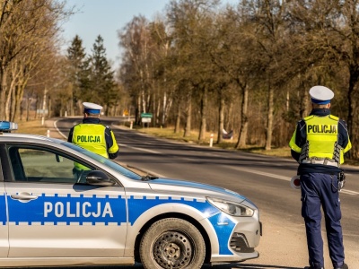 Agresywny mężczyzna zaatakował policjantów