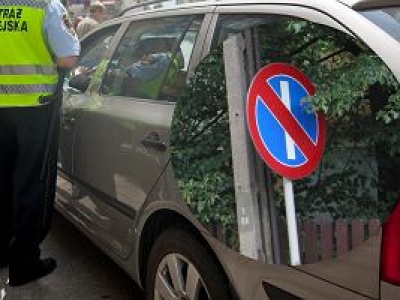 Raz obowiązuje, raz nie. Kierowcy gubią się przy tym znaku. Mandaty sypią się jak z rękawa