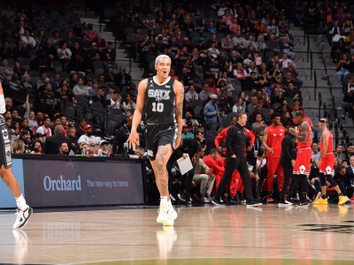 NBA. Double-double Sochana i wygrana Spurs nad Timberwolves