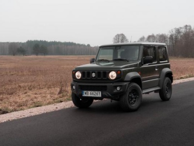 Suzuki Jimny miało być elektrykiem. Przegrało ze standardami