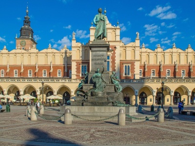 Nie da się posadzić drzew koło pomnika Mickiewicza na Rynku Głównym