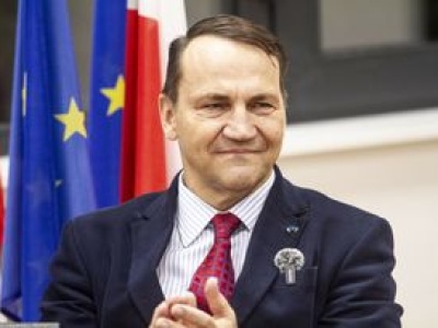 Sikorski: Polska robi to, czego chce Trump