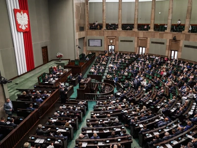 Złe wieści dla PiS, jeszcze gorsze dla Trzeciej Drogi. Nowy sondaż partyjny