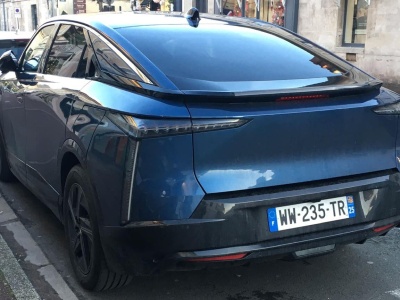 Luksusowy DS N°8 wyjechał na publiczne drogi. Następca DS 9