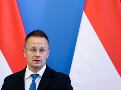 Szijjarto ocenia decyzję ministra Sikorskiego: Dziecinna i żałosna