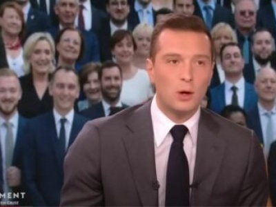 Le Monde: Francuska skrajna prawica odrzuca prorosyjskość Le Pen