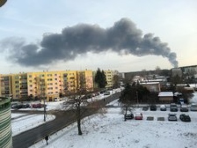 Ogromny słup dymu nad Bydgoszczą. Pożar hali produkcyjnej