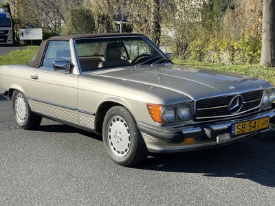 Mercedes 560 SL R107 1987 – 124000 PLN – Bielsko-Biała