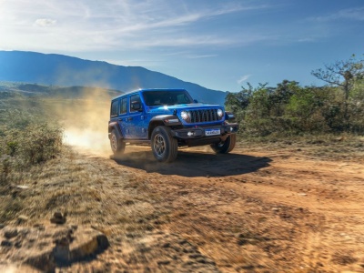 Jeep pozostaje punktem odniesienia wśród SUV-ów na rynku, a Compass liderem wśród SUV-ów średniej wielkości w roku 2024