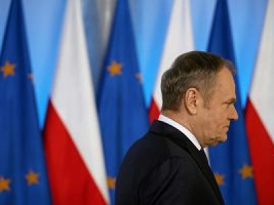 Tusk w ogniu krytyki po decyzji ws. Netanjahu. 