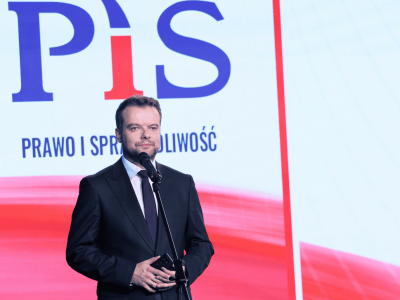 Znany polityk PiS poinformował o narodzinach syna. Zamieścił wzruszające zdjęcie