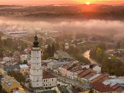 Kiedyś to miasto było jednym z największych w Polsce. Co oferuje „mały Kraków”?