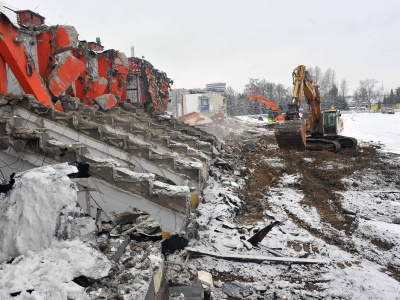 Tyle lat, tyle wspomnień. Stadion Resovii znika z mapy miasta [ZDJĘCIA]