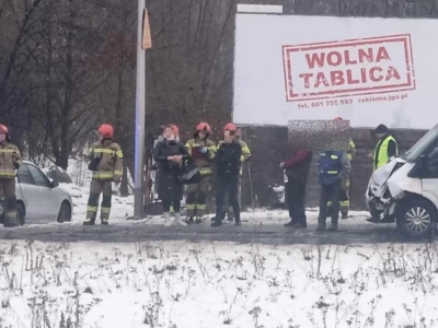 Utrudnienia na Spółdzielczej po zderzeniu dwóch samochodów