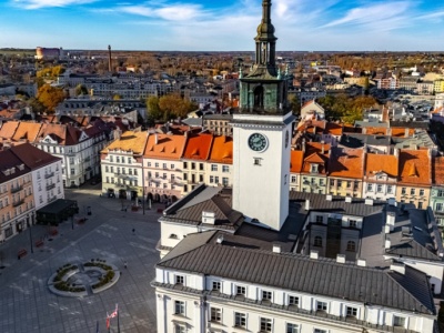 Kaliski biurowiec zamienia się w nowoczesny apartamentowiec