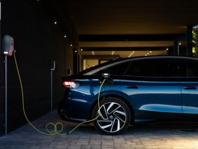 To mamy ten kryzys? Sprzedaż elektryków i hybryd plug-in ŁĄCZNIE wzrosła w styczniu o 18%