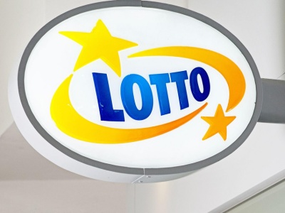 Wyniki Lotto w czwartek, 20 lutego. Czy ktoś otwiera właśnie szampana?